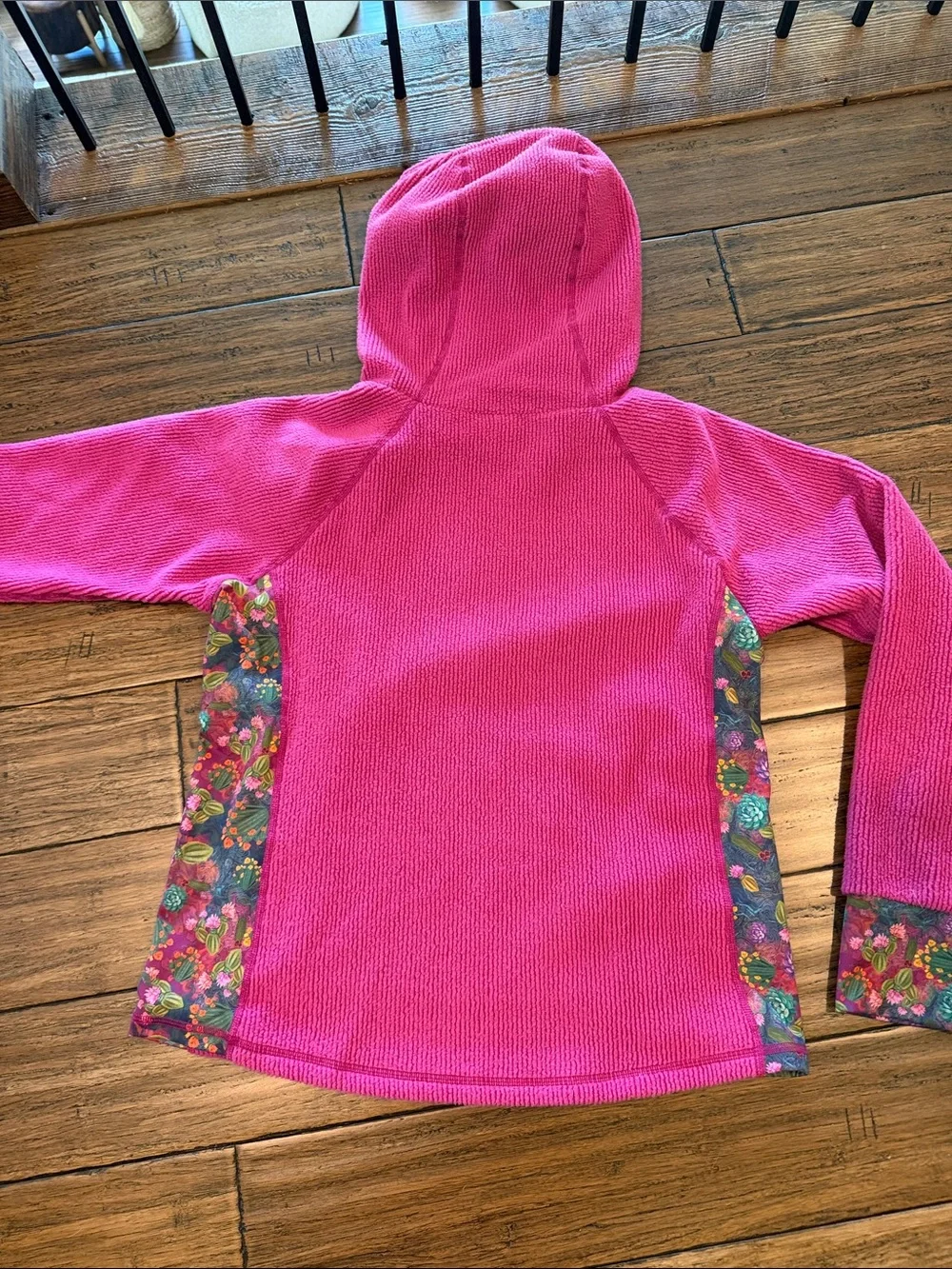 Youer Hooded Pullover, washed once but never worn - Picture 3 of 3